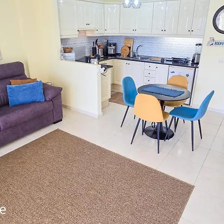 Mona's Point Tenerife - Aircon, Private Parking And Heated Pool アパート *