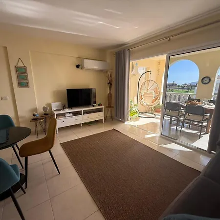 Mona's Point Tenerife - Aircon, Private Parking And Heated Pool *