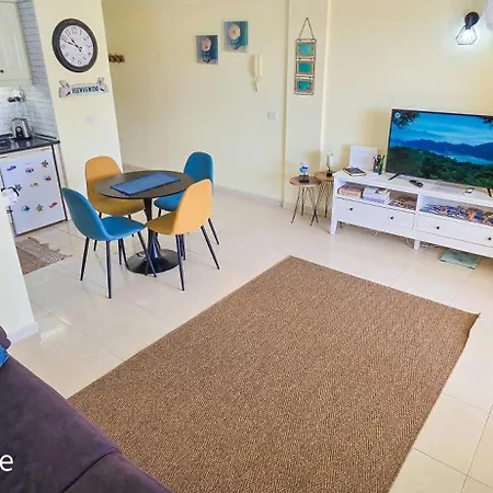 Apartamento Mona's Point Tenerife - Aircon, Private Parking And Heated Pool *