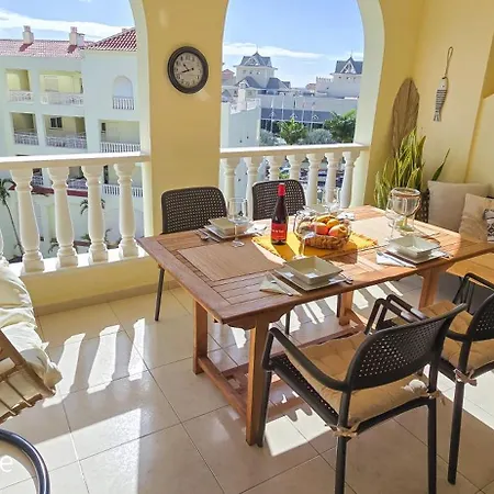 Mona's Point Tenerife - Aircon, Private Parking And Heated Pool *